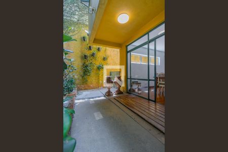 Casa à venda com 330m², 3 quartos e 2 vagasquintal