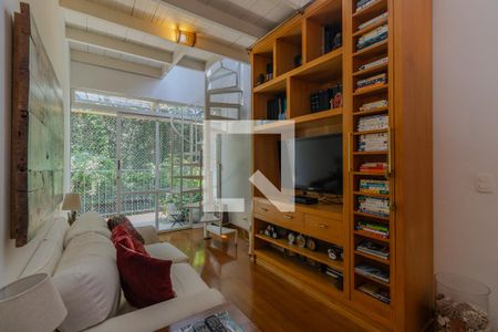 Casa à venda com 330m², 3 quartos e 2 vagasSala de TV