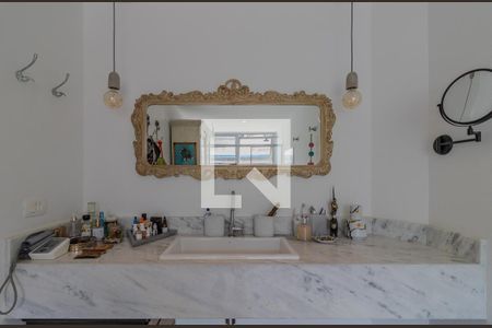 Casa à venda com 330m², 3 quartos e 2 vagasBanheiro da Suíte 2