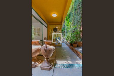 Casa à venda com 330m², 3 quartos e 2 vagasquintal