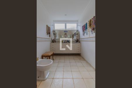 Casa à venda com 330m², 3 quartos e 2 vagasBanheiro da Suíte 1