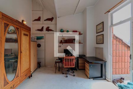 Casa à venda com 330m², 3 quartos e 2 vagassuite 3