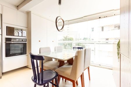 Apartamento à venda com 72m², 3 quartos e 2 vagas Apartamento à venda com 72m², 3 quartos e 2 vagasVaranda gourmet