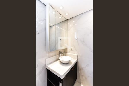 Apartamento à venda com 72m², 3 quartos e 2 vagas Apartamento à venda com 72m², 3 quartos e 2 vagasBanheiro 1