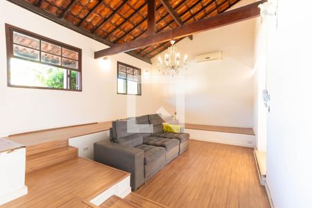 Sala de casa para alugar com 4 quartos, 360m² em Piratininga, Niterói