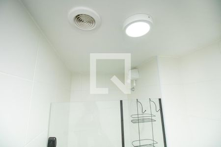Banheiro, box e chuveiro  de kitnet/studio para alugar com 1 quarto, 24m² em Vila Olímpia, São Paulo
