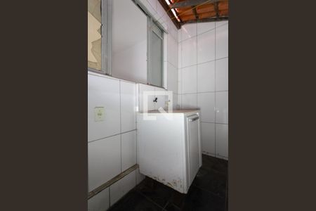 Casa à venda com 70m², 2 quartos e 1 vagaÁrea de Serviço