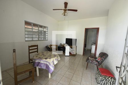 Sala de casa para alugar com 3 quartos, 150m² em Jardim Ipe, Goiânia