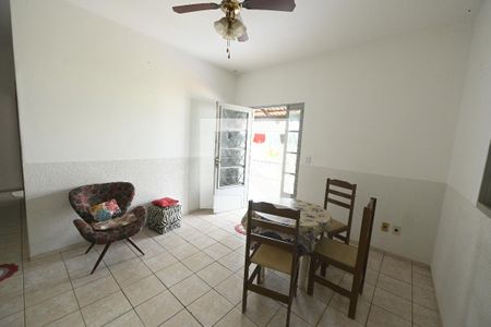 Sala de casa para alugar com 3 quartos, 150m² em Jardim Ipe, Goiânia