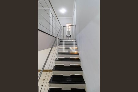 Escada de casa de condomínio para alugar com 4 quartos, 310m² em Paquetá , Belo Horizonte