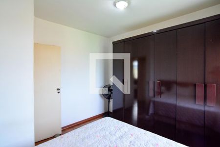Quarto de apartamento à venda com 2 quartos, 96m² em João Pinheiro, Belo Horizonte