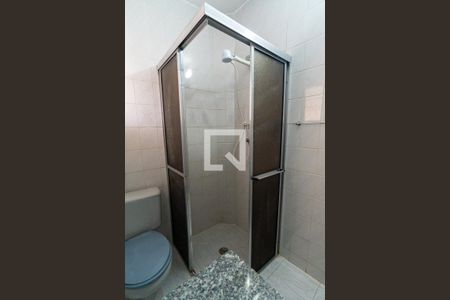 Casa à venda com 150m², 3 quartos e 3 vagasEdícula - Banheiro da Suite Detalhe