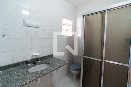 Casa à venda com 150m², 3 quartos e 3 vagasEdícula - Banheiro da Suite