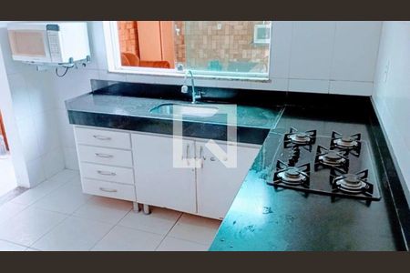 Casa à venda com 130m², 2 quartos e 3 vagas