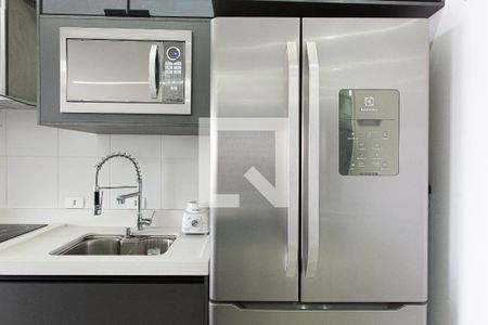 Cozinha - Geladeira e Microondas de apartamento à venda com 3 quartos, 70m² em Vila Gomes Cardim, São Paulo