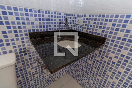 Casa à venda com 170m², 3 quartos e 2 vagasBanheiro Suíte 1