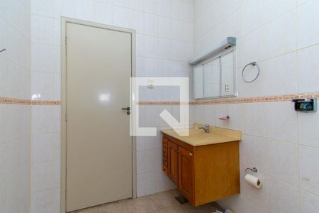 Casa à venda com 400m², 4 quartos e 6 vagas Casa à venda com 400m², 4 quartos e 6 vagasBanheiro