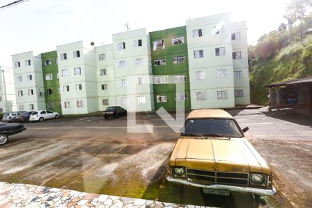 Sala  vista de apartamento à venda com 3 quartos, 59m² em Parque Pinheiros, Taboão da Serra