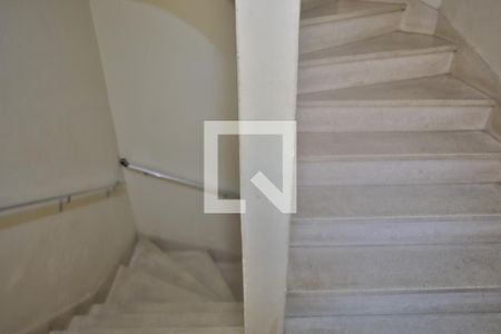 Apartamento para alugar com 55m², 1 quarto e sem vagaÁrea Comum - Escadas par ao Apartamento