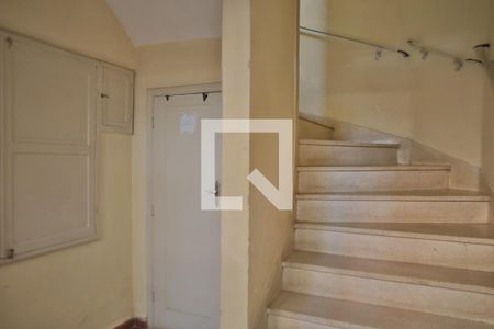 Apartamento para alugar com 55m², 1 quarto e sem vagaÁrea Comum - Escadas par ao Apartamento