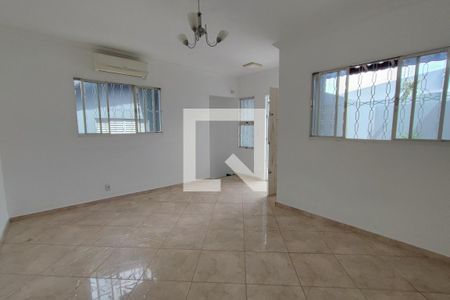 Sala de casa para alugar com 4 quartos, 230m² em Jardim Leonor, Campinas