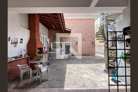 Casa à venda com 250m², 5 quartos e sem vagaQuintal