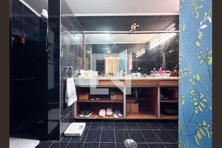 Casa à venda com 250m², 5 quartos e sem vagaBanheiro Suíte 1