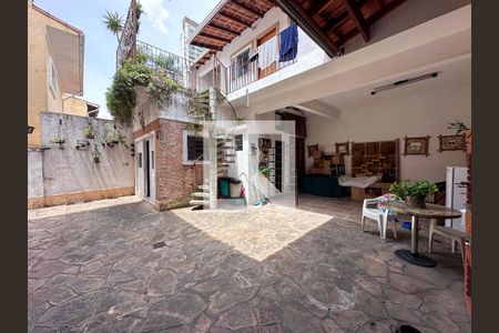 Casa à venda com 250m², 5 quartos e sem vagaQuintal