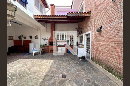 Casa à venda com 250m², 5 quartos e sem vagaQuintal