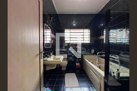 Banheiro Social de casa à venda com 5 quartos, 250m² em Vila Cordeiro, São Paulo