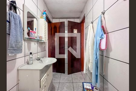Casa à venda com 250m², 5 quartos e sem vagaBanheiro Suíte 2 e 3 Fundos