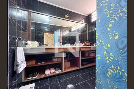 Casa à venda com 250m², 5 quartos e sem vagaBanheiro Suíte 1