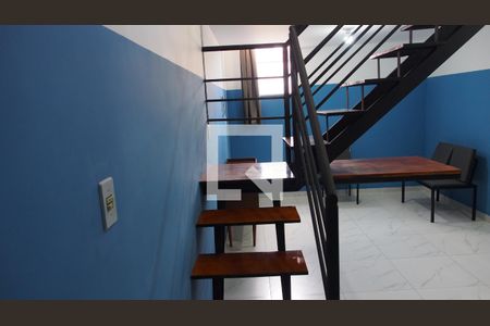 Escada de kitnet/studio para alugar com 1 quarto, 41m² em Jardim Itália, Várzea Paulista