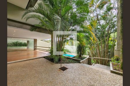Quintal de casa à venda com 5 quartos, 900m² em Paineiras do Morumbi, São Paulo