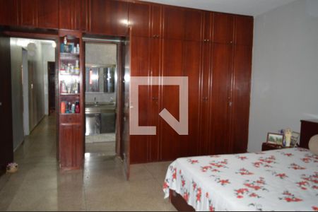 Casa à venda com 360m², 6 quartos e 1 vagaSuíte