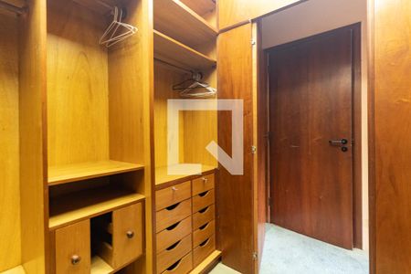 Apartamento à venda com 186m², 4 quartos e 3 vagasCloset da Suíte 1