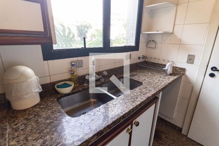 Apartamento à venda com 186m², 4 quartos e 3 vagasCozinha