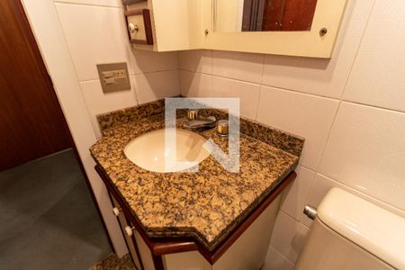 Apartamento à venda com 186m², 4 quartos e 3 vagasBanheiro da Suíte 3