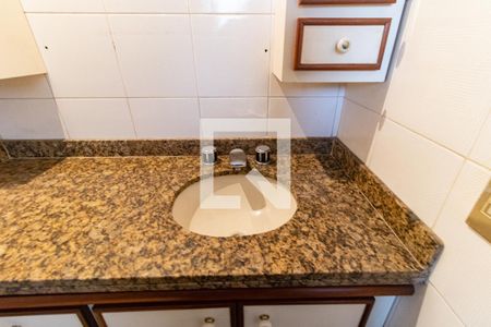 Apartamento à venda com 186m², 4 quartos e 3 vagasBanheiro da Suíte 2