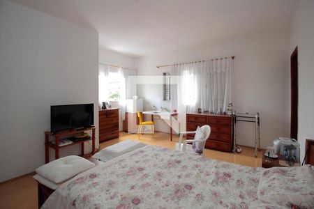 Casa à venda com 200m², 3 quartos e 3 vagasSuíte 1