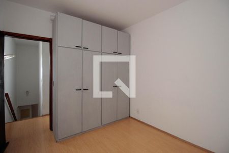 Casa à venda com 200m², 3 quartos e 3 vagasQuarto 2