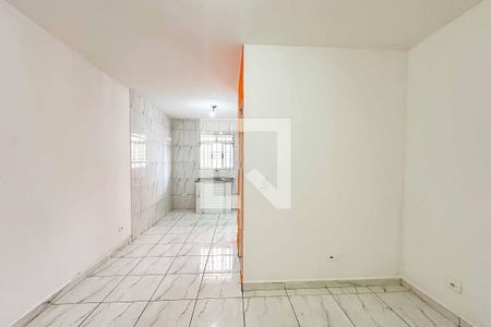 Sala/Quarto de kitnet/studio para alugar com 1 quarto, 21m² em Vila Romero, São Paulo