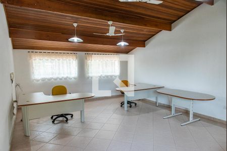 Casa à venda com 161m², 3 quartos e 4 vagasSalão