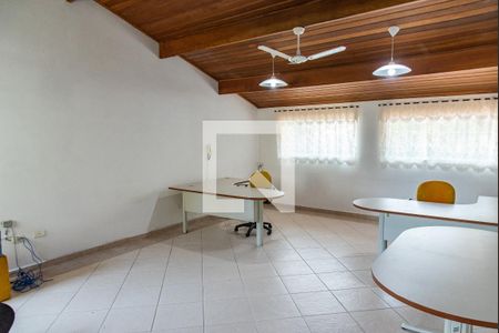 Casa à venda com 161m², 3 quartos e 4 vagasSalão