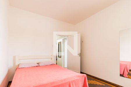 Dormitório de apartamento à venda com 3 quartos, 82m² em Navegantes, Porto Alegre