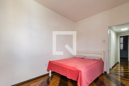 Dormitório de apartamento à venda com 3 quartos, 82m² em Navegantes, Porto Alegre