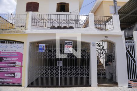 Casa à venda com 200m², 3 quartos e 3 vagasFachada