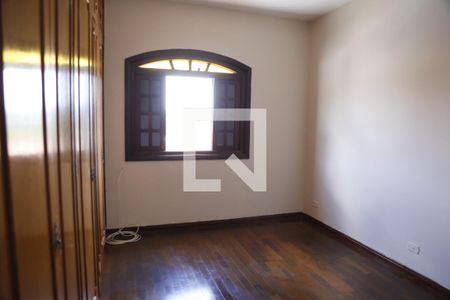 Casa à venda com 200m², 3 quartos e 3 vagasSuíte