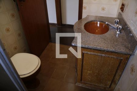 Casa à venda com 200m², 3 quartos e 3 vagasBanheiro da Suíte