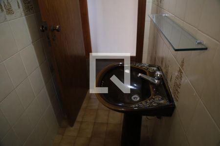 Casa à venda com 200m², 3 quartos e 3 vagasLavabo